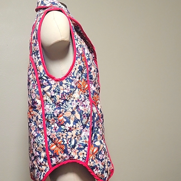 Dokotoo Women's Quilted Vest Lightweight Button-Down Cropped Puffer Vest - Picture 5 of 8